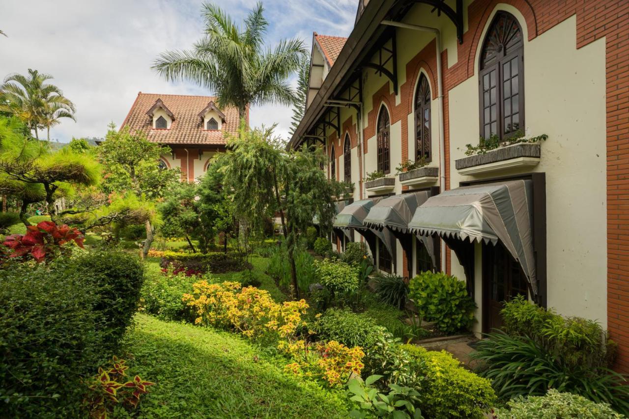 Royal Hotel And Villa Batu Бату Экстерьер фото
