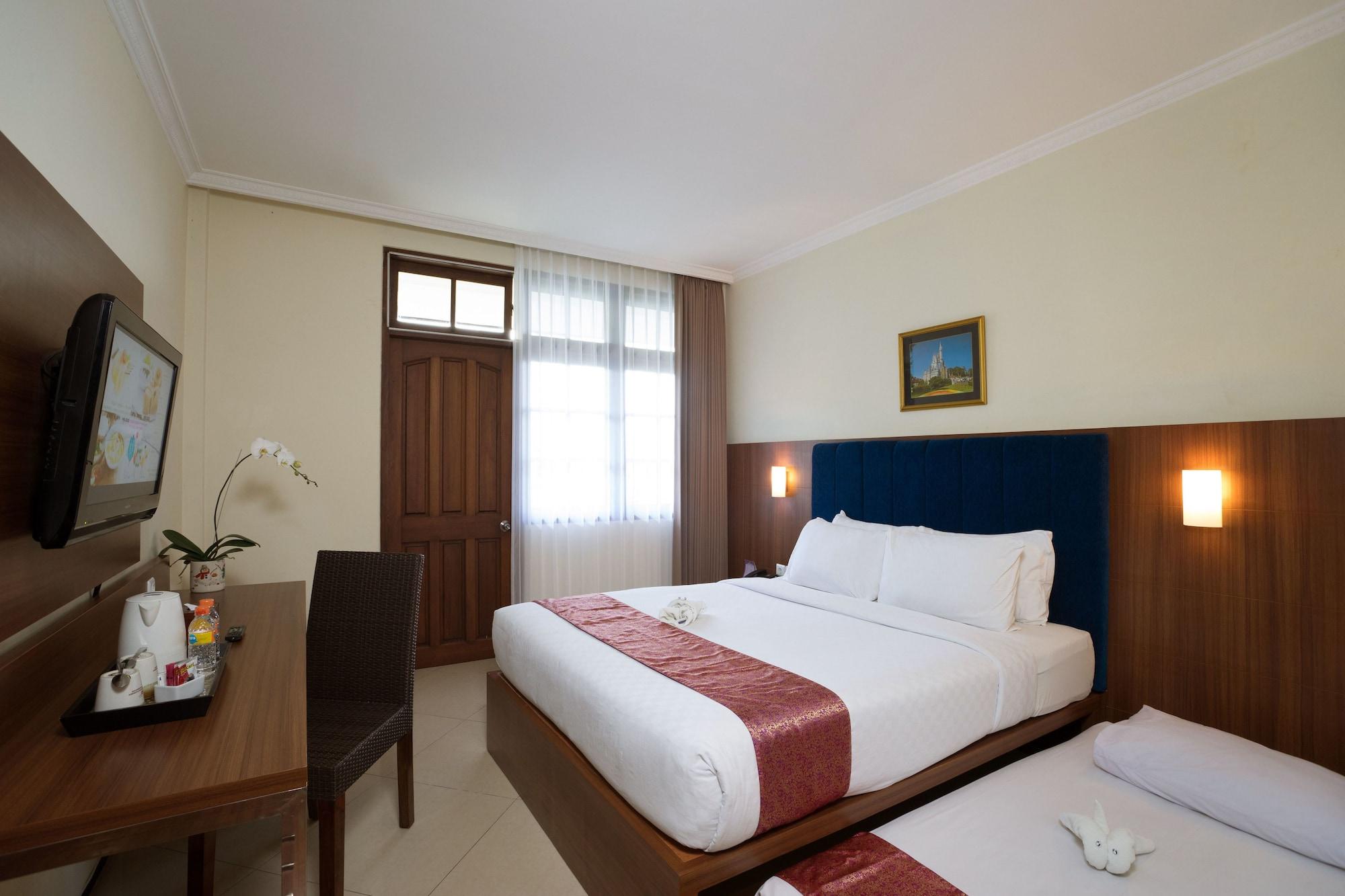 Royal Hotel And Villa Batu Бату Экстерьер фото
