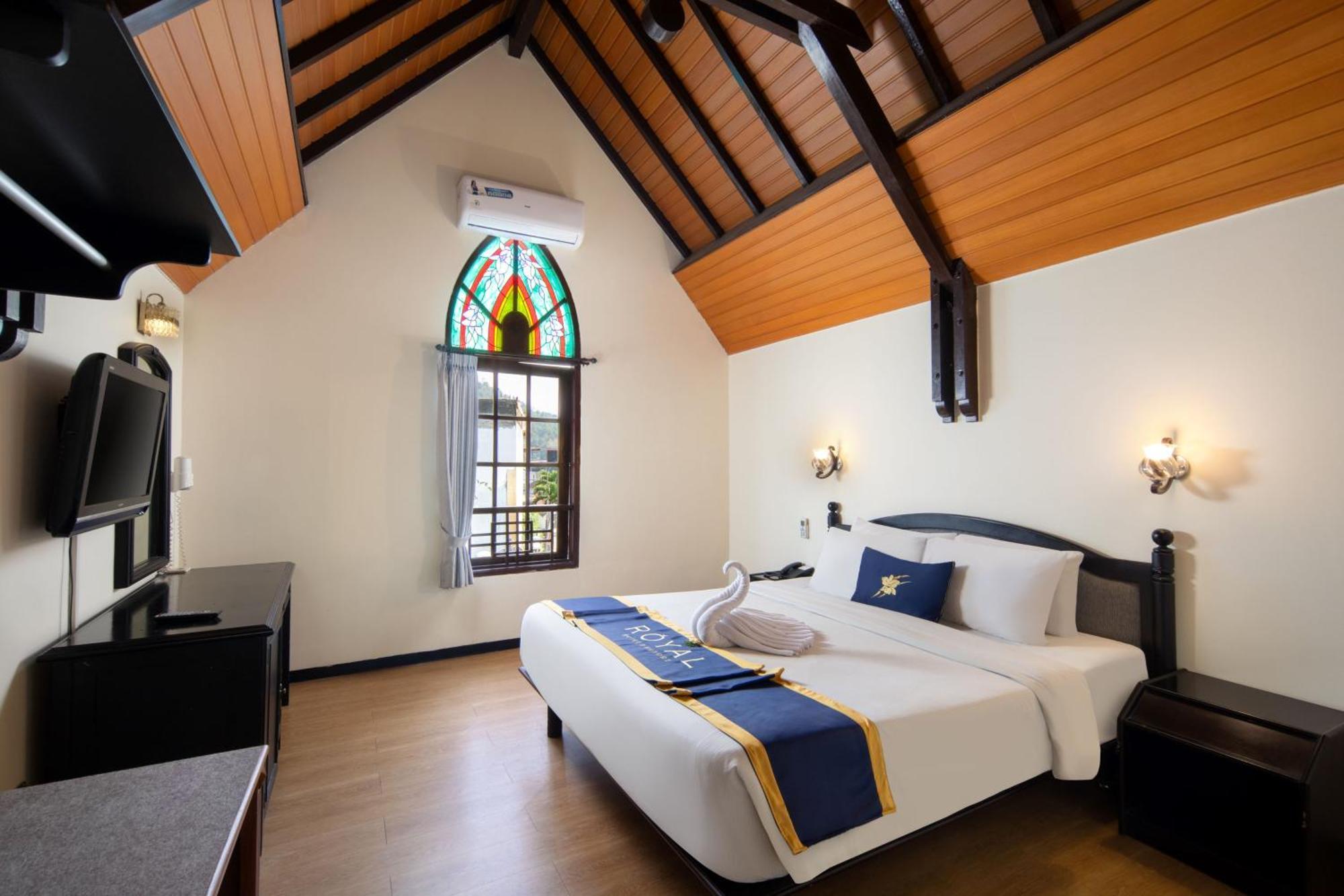 Royal Hotel And Villa Batu Бату Экстерьер фото