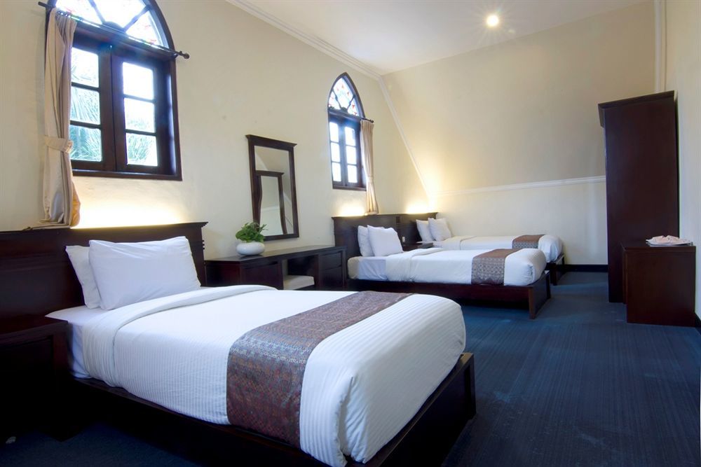 Royal Hotel And Villa Batu Бату Экстерьер фото